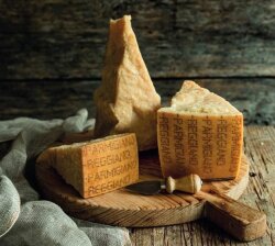Latteria Soresına Parmigiano Reggiano Peynir - Latteria Soresına