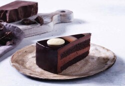 Rella Devils Fudge Cake - Rella Cake