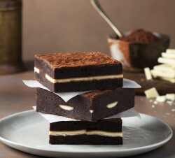 Rella Üç Çikolatalı Browni - Rella Cake